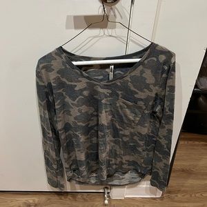 Camo casual top!